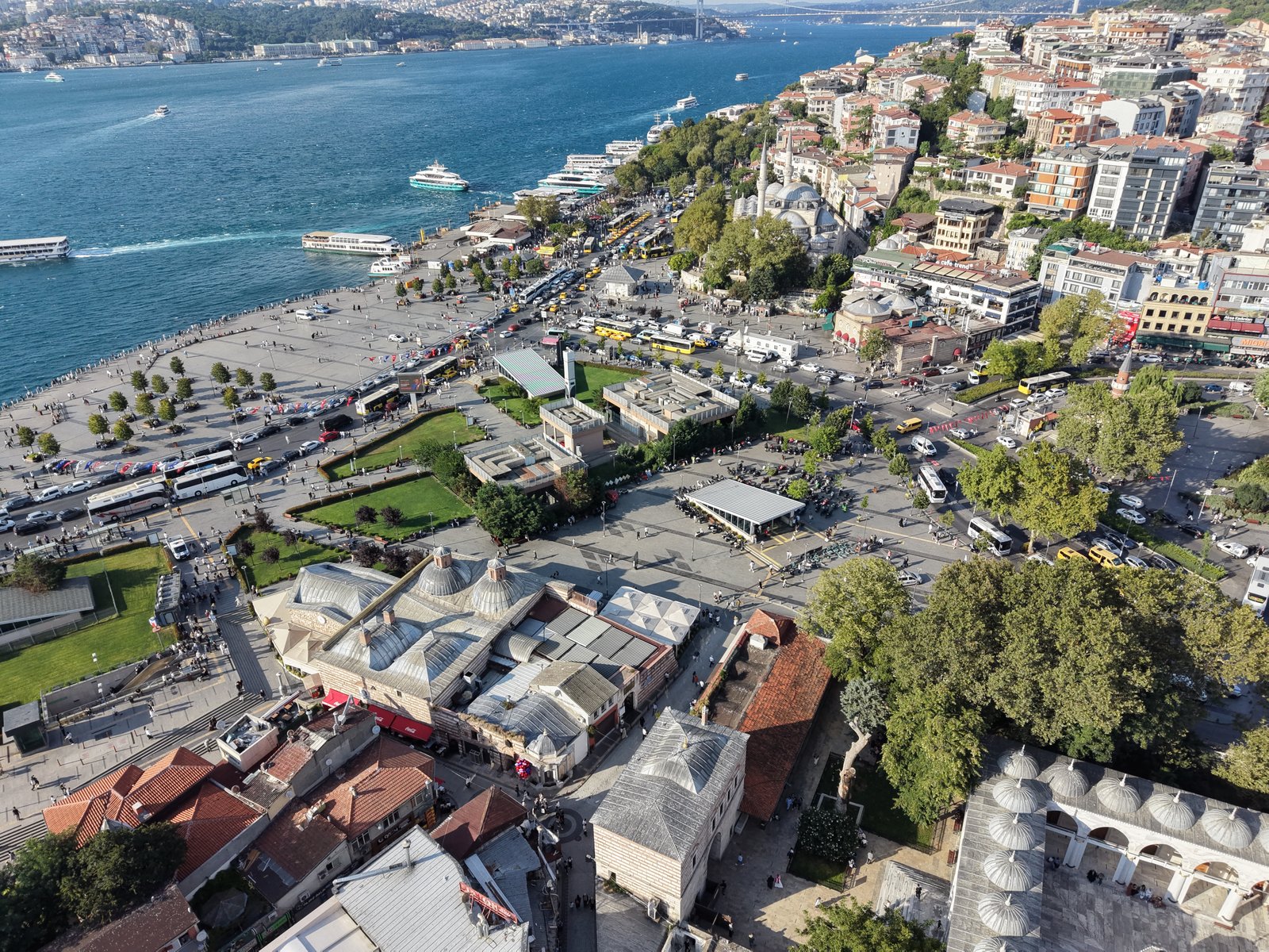 Üsküdar Şehir Meydanı — kıyıdan görünüm